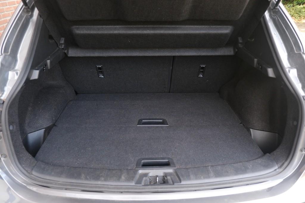 Nissan QASHQAI Nissan Qashqai 1.3 DIG-T 140pk N-Connecta | App Connect | Cruise | Climate | Panoramadak | Navi | Keyless | Camera | PDC
