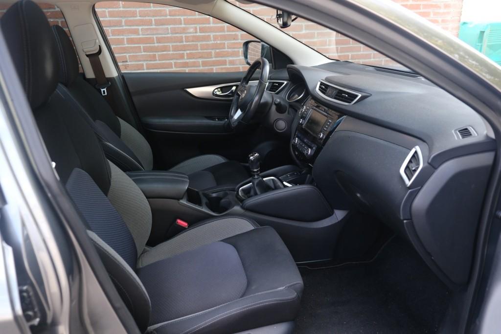 Nissan QASHQAI Nissan Qashqai 1.3 DIG-T 140pk N-Connecta | App Connect | Cruise | Climate | Panoramadak | Navi | Keyless | Camera | PDC