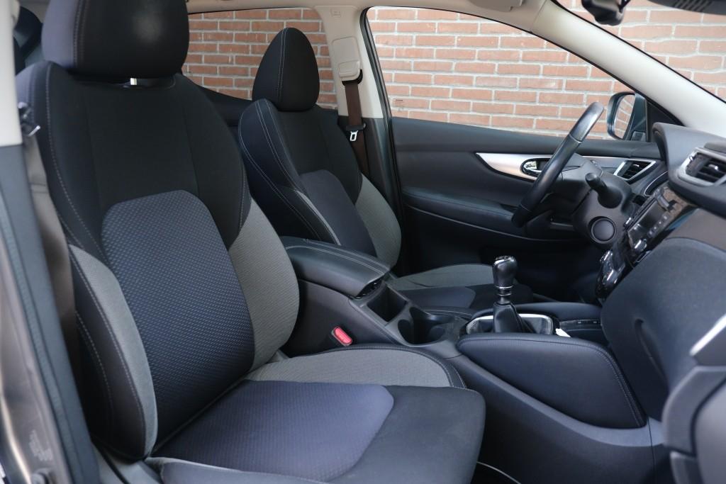 Nissan QASHQAI Nissan Qashqai 1.3 DIG-T 140pk N-Connecta | App Connect | Cruise | Climate | Panoramadak | Navi | Keyless | Camera | PDC