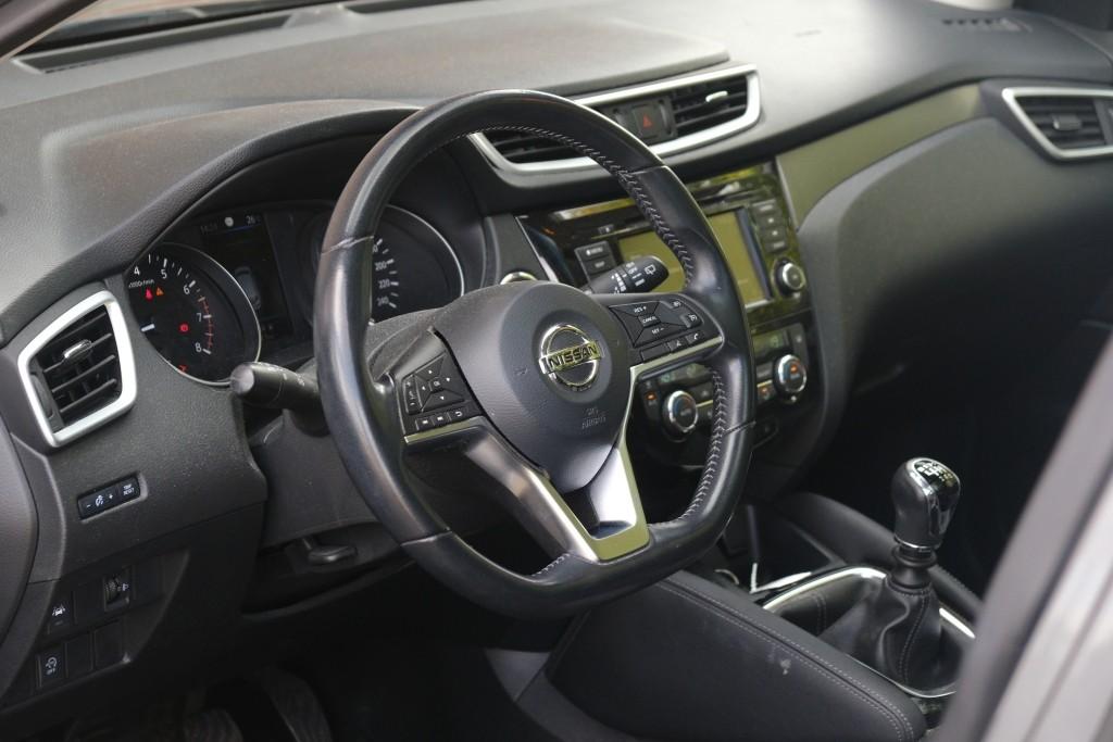 Nissan QASHQAI Nissan Qashqai 1.3 DIG-T 140pk N-Connecta | App Connect | Cruise | Climate | Panoramadak | Navi | Keyless | Camera | PDC
