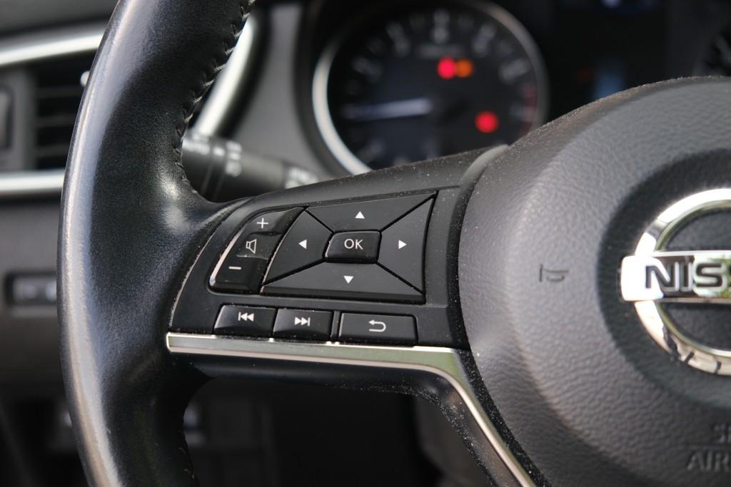 Nissan QASHQAI Nissan Qashqai 1.3 DIG-T 140pk N-Connecta | App Connect | Cruise | Climate | Panoramadak | Navi | Keyless | Camera | PDC