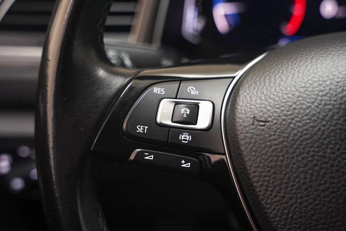 Volkswagen T-Roc Volkswagen T-Roc 1.0 TSI Style Business [ Adapt. Cruise Clima LED ]