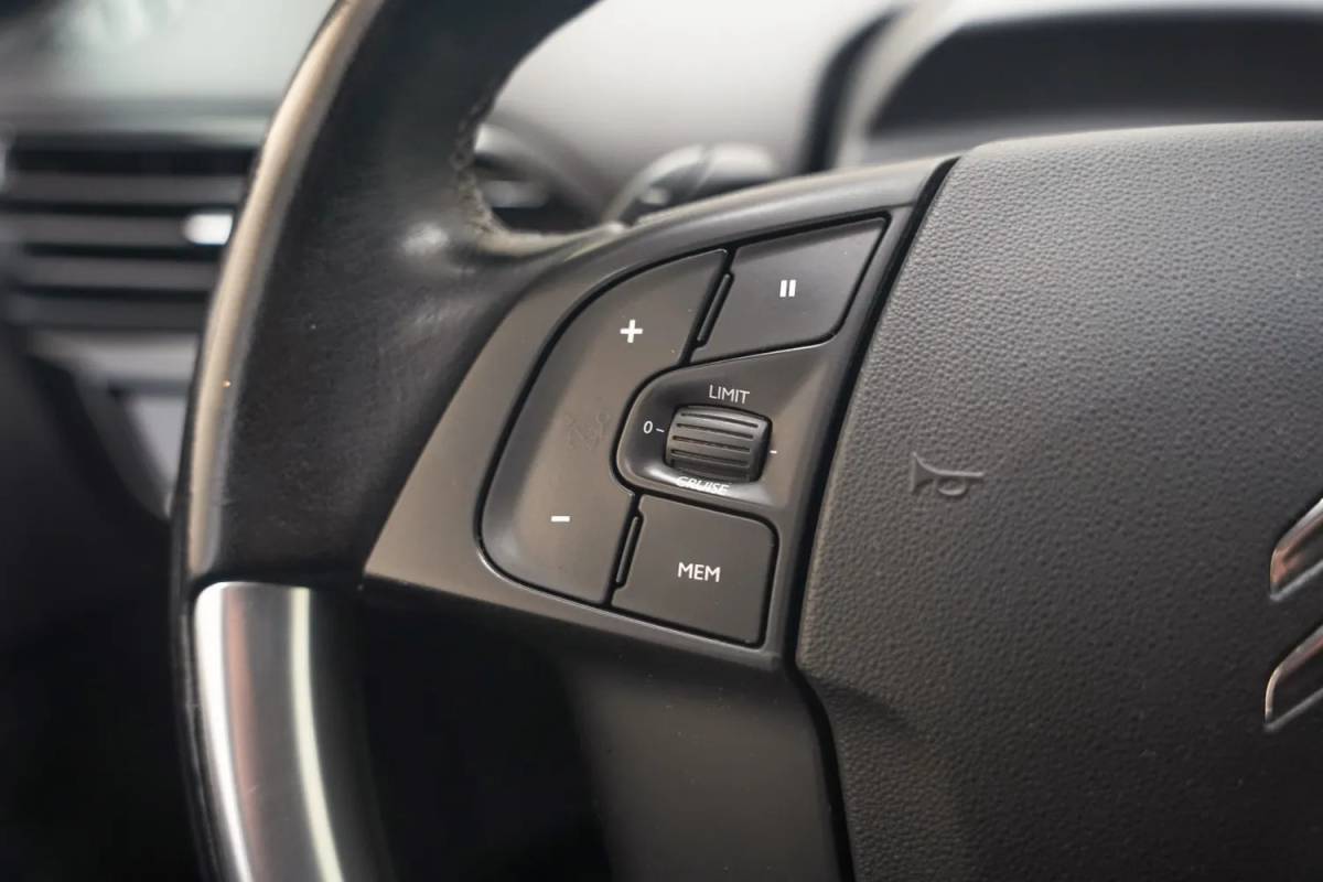 Citroën C4 Picasso Citroen C4 Picasso 1.2 PureTech Feel [ Distributie vervangen! ] [ Navi Apple/Android Clima ]