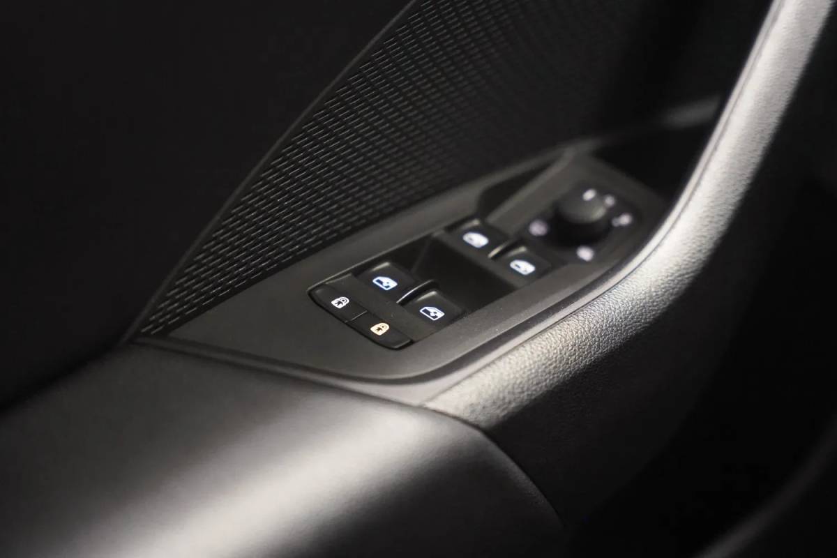 Škoda Octavia Skoda Octavia Combi 1.0 e-TSI Business Edition [ Apple CarPlay Cruise Control DAB+ ]