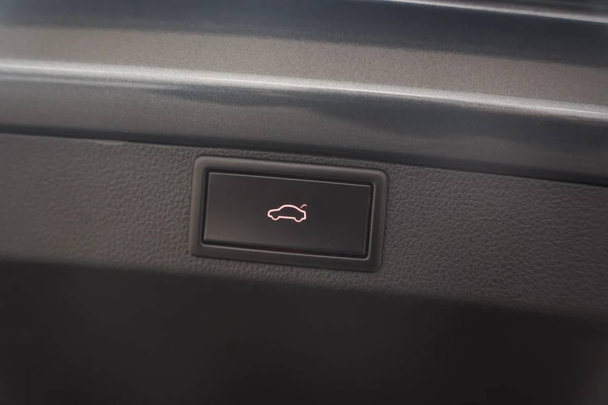Škoda Octavia Skoda Octavia Combi 1.0 e-TSI Business Edition [ Apple CarPlay Cruise Control DAB+ ]