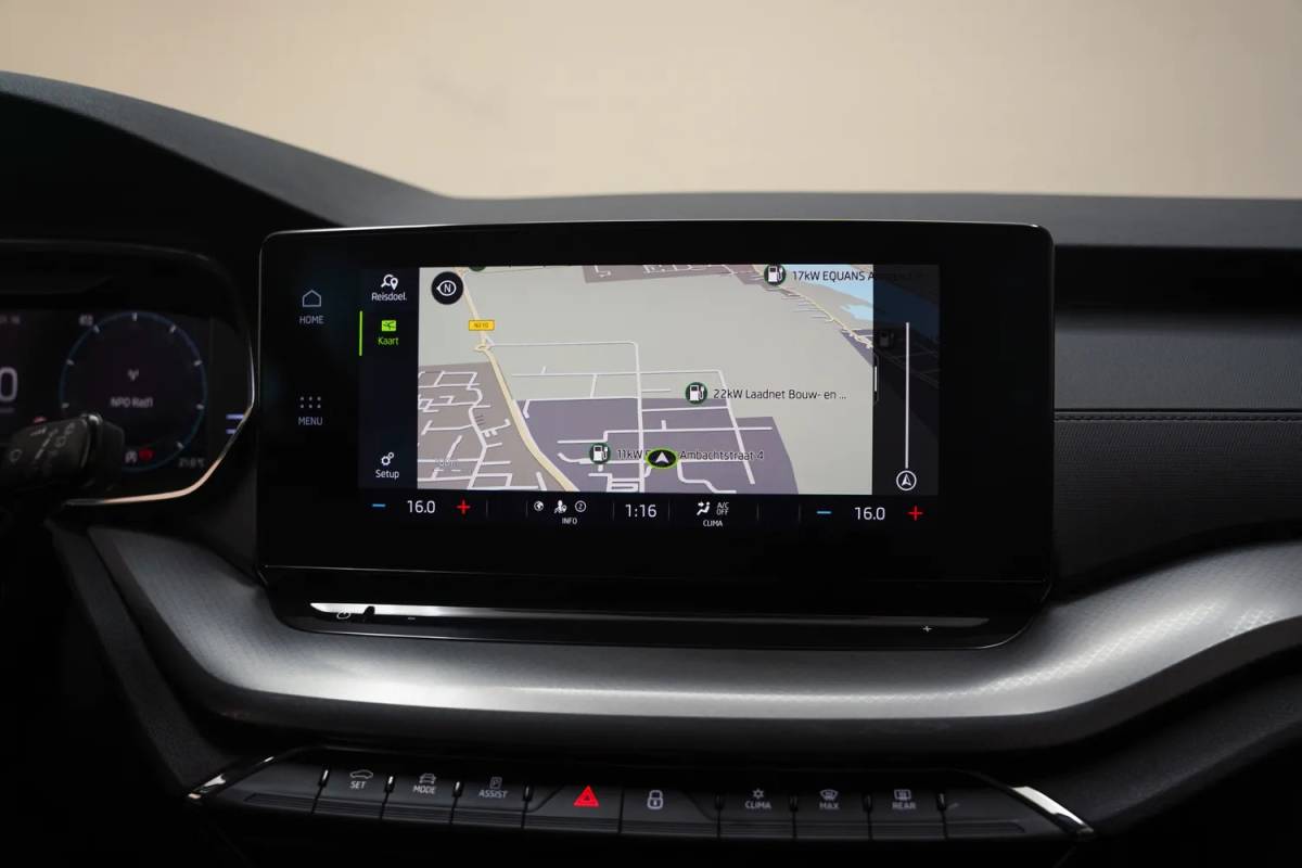 Škoda Octavia Skoda Octavia Combi 1.0 e-TSI Business Edition [ Apple CarPlay Cruise Control DAB+ ]