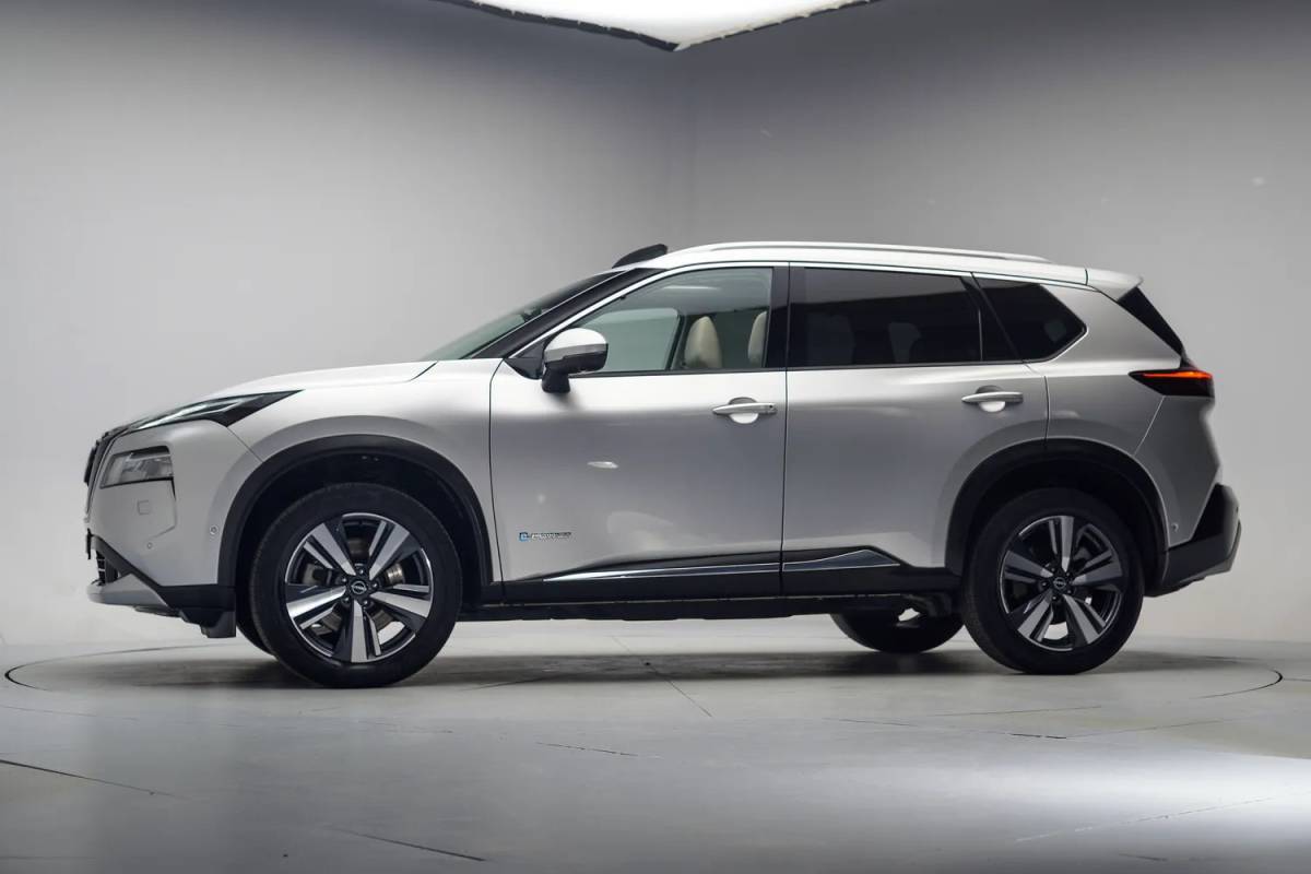 Nissan X-Trail Nissan X-trail 1,5 e-4orce Tekna 4WD Aut. [ Navi Apple/Android Adapt. cruise Panoramadak ]