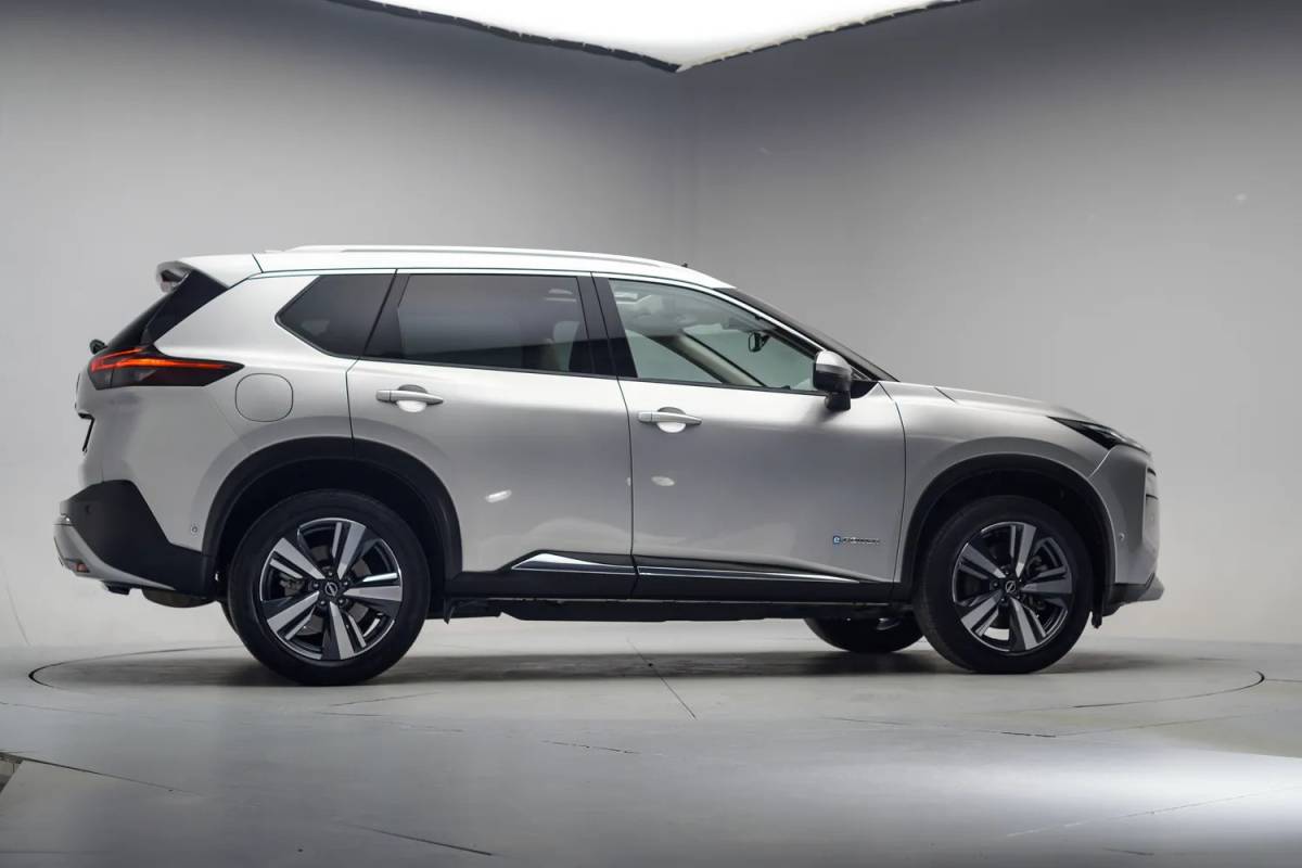 Nissan X-Trail Nissan X-trail 1,5 e-4orce Tekna 4WD Aut. [ Navi Apple/Android Adapt. cruise Panoramadak ]