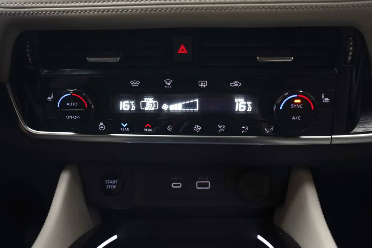Nissan X-Trail Nissan X-trail 1,5 e-4orce Tekna 4WD Aut. [ Navi Apple/Android Adapt. cruise Panoramadak ]