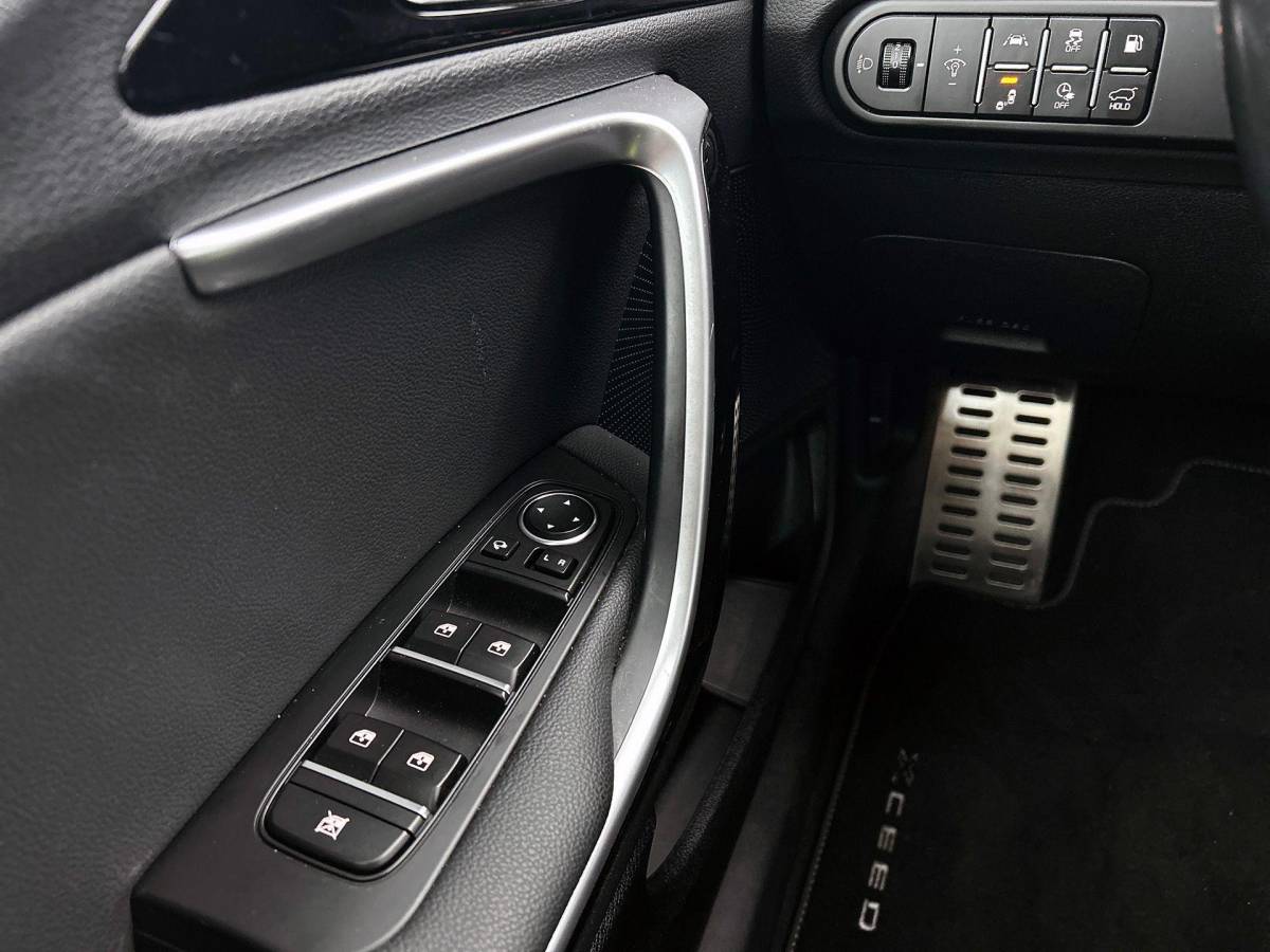 Kia XCeed Kia XCeed 1.6 GDi PHEV ExecutiveLine PANO | LEER | CAMERA | AD-CRUISE