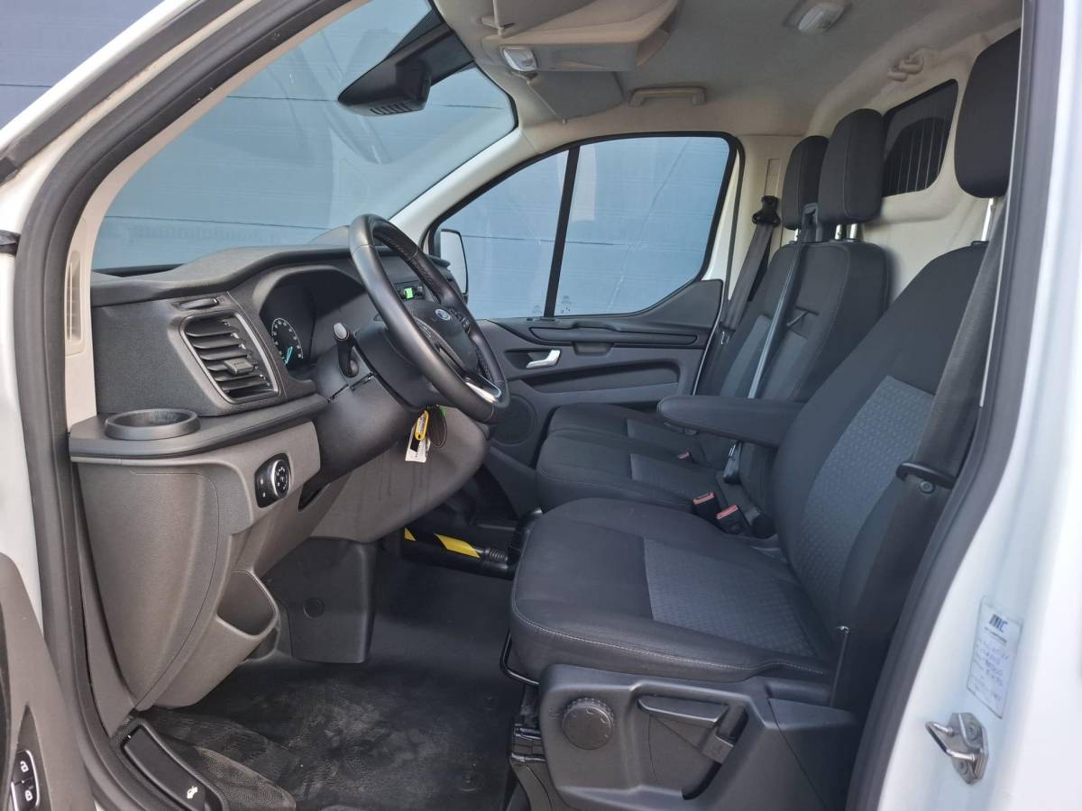 Ford Transit Custom Ford Transit Custom 300 2.0 TDCI L2H1 Trend AUTOMAAT / CRUISE CONTROLE / AIRCO / 3 ZITS