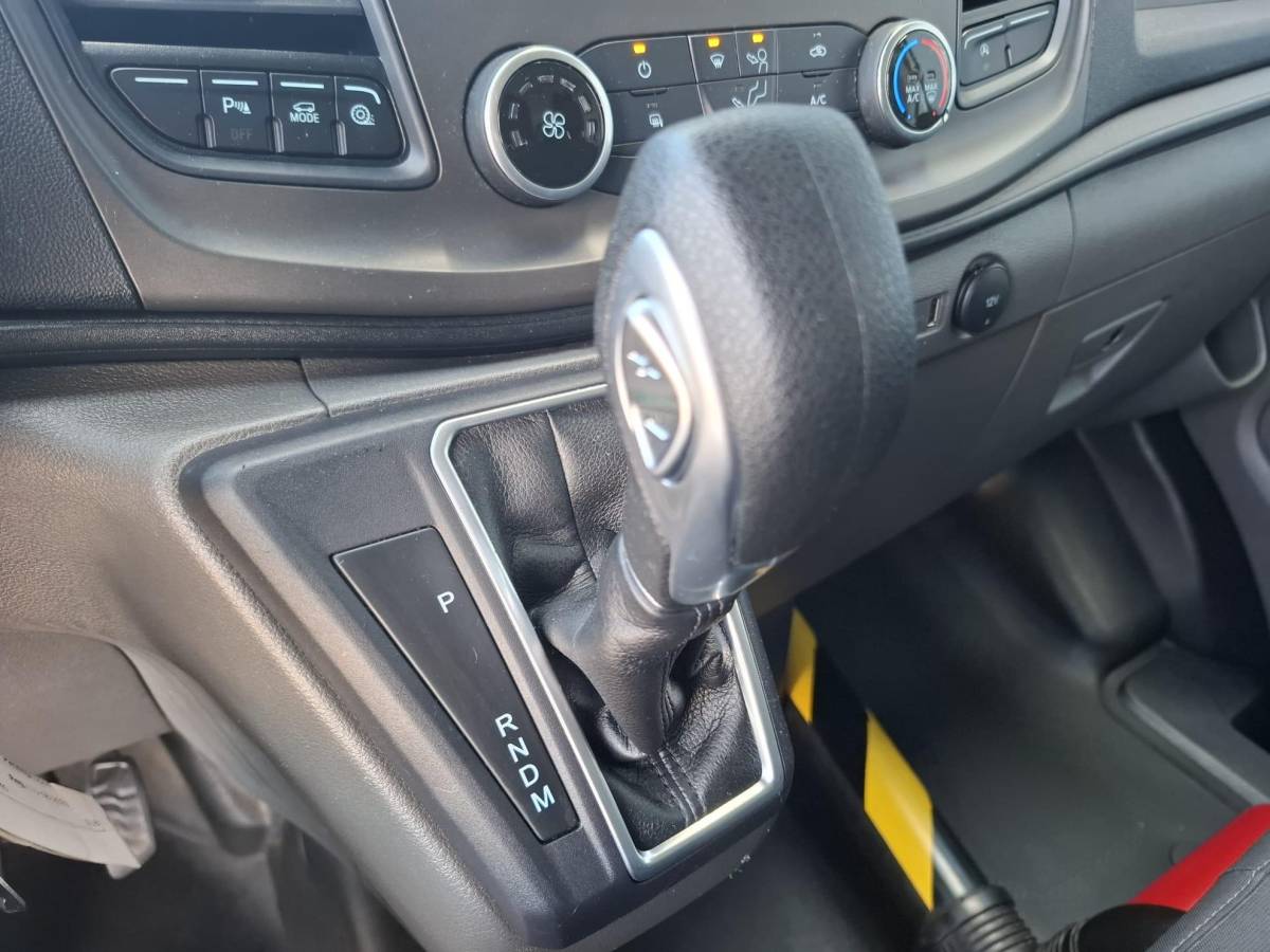 Ford Transit Custom Ford Transit Custom 300 2.0 TDCI L2H1 Trend AUTOMAAT / CRUISE CONTROLE / AIRCO / 3 ZITS