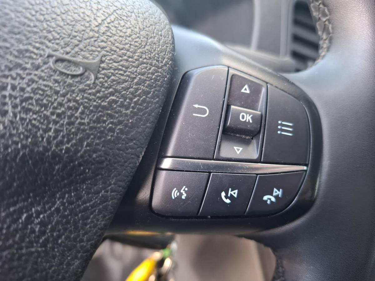 Ford Transit Custom Ford Transit Custom 300 2.0 TDCI L2H1 Trend AUTOMAAT / CRUISE CONTROLE / AIRCO / 3 ZITS