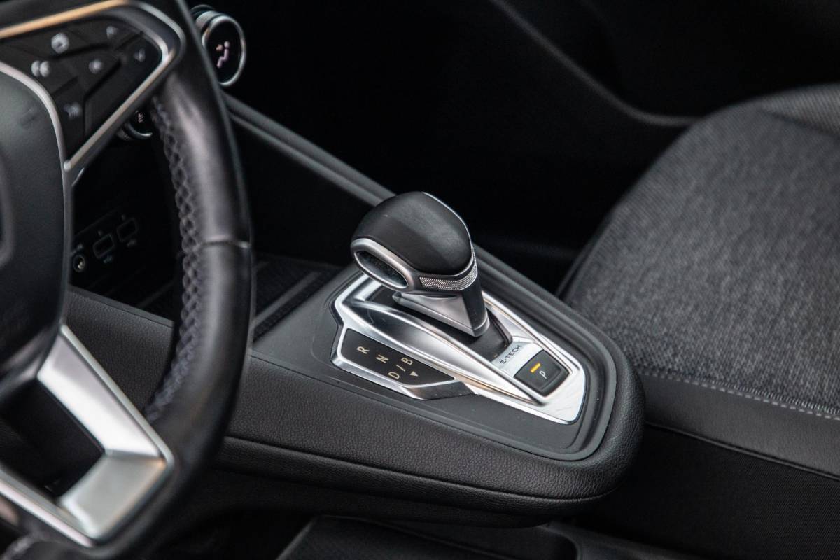 Renault Captur Renault Captur 1.6 E-Tech plug-in hybrid 160 iconic BLACK LINE / CRUISE CONTROLE / NAVI / CARPLAY