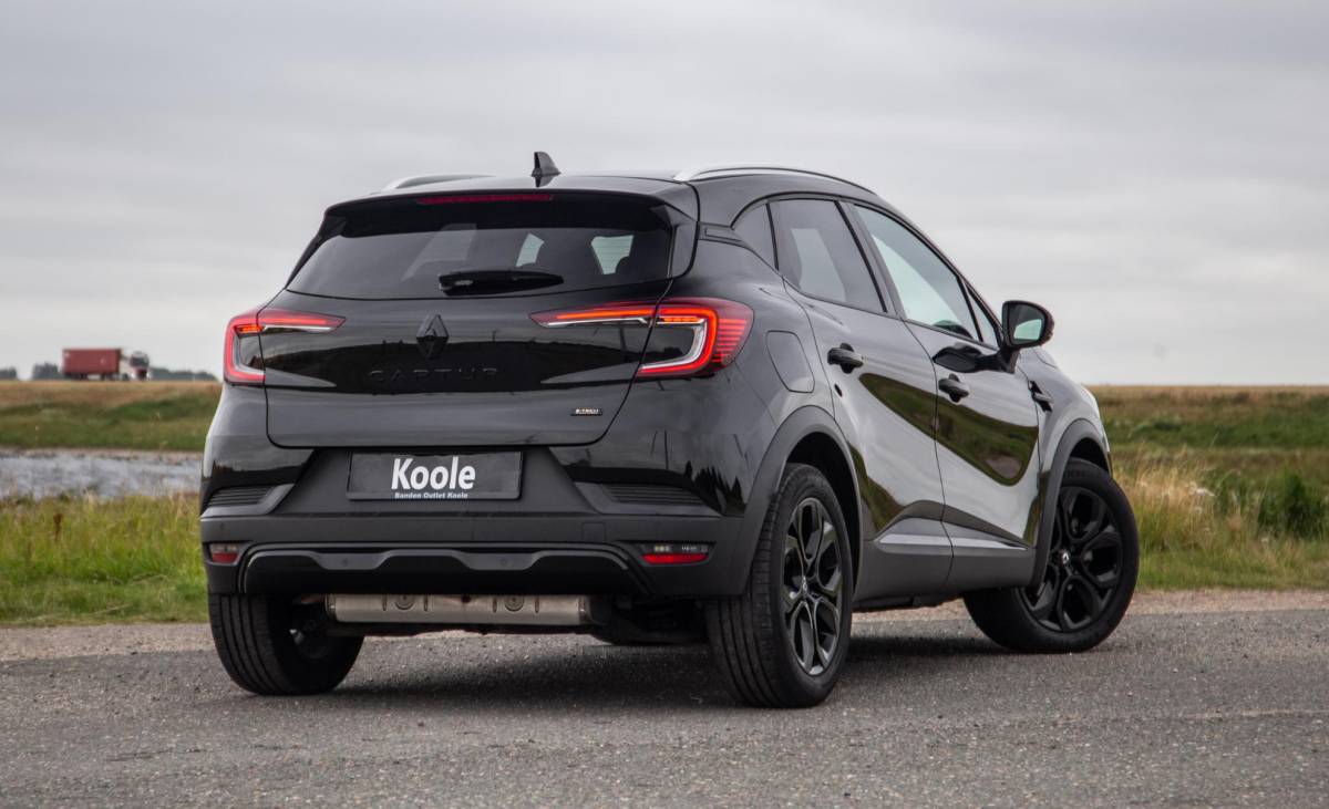 Renault Captur Renault Captur 1.6 E-Tech plug-in hybrid 160 iconic BLACK LINE / CRUISE CONTROLE / NAVI / CARPLAY