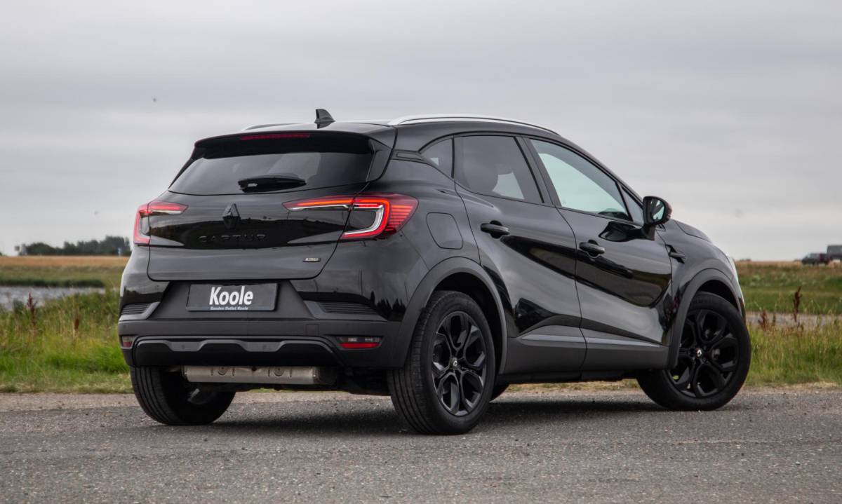 Renault Captur Renault Captur 1.6 E-Tech plug-in hybrid 160 iconic BLACK LINE / CRUISE CONTROLE / NAVI / CARPLAY