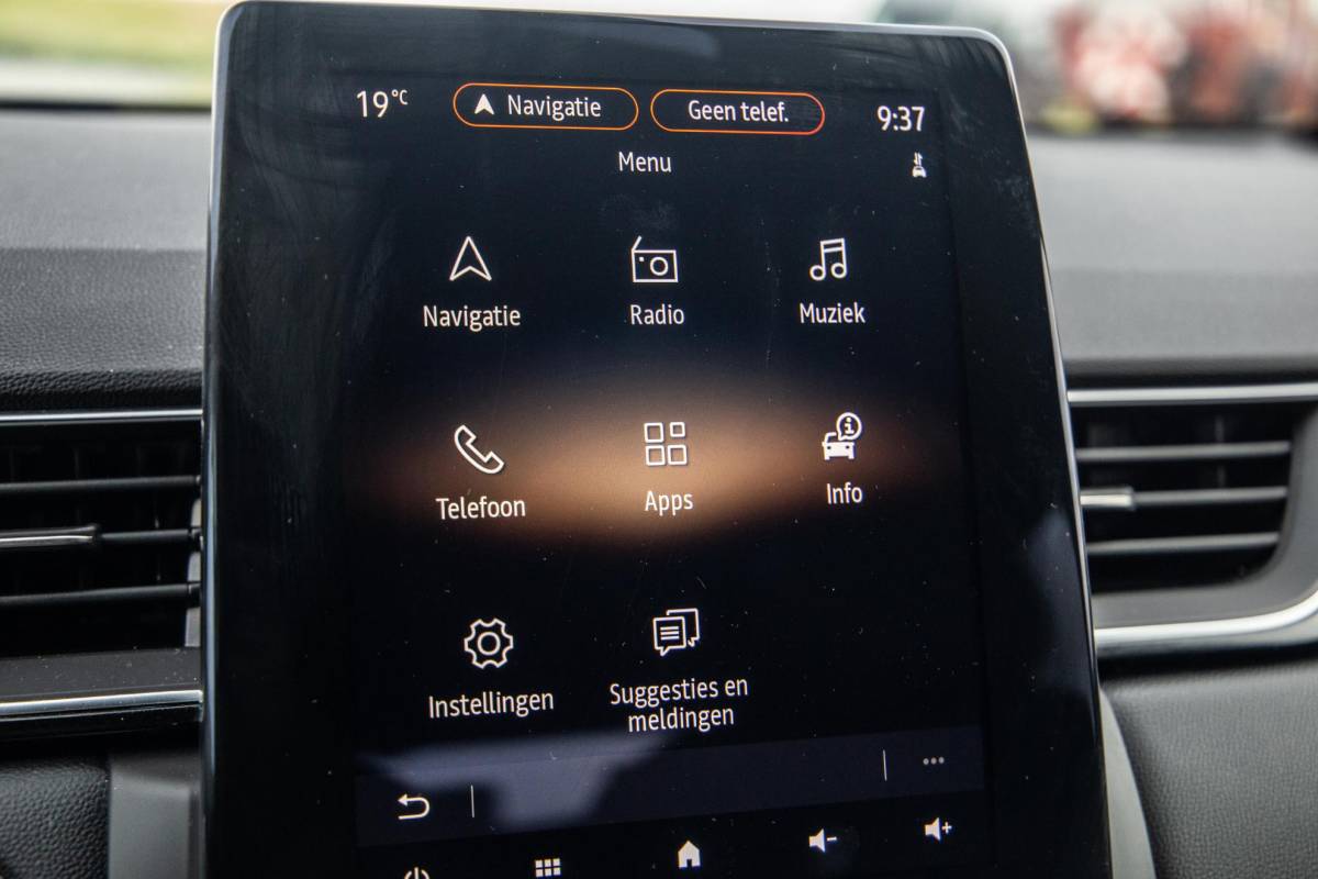 Renault Captur Renault Captur 1.6 E-Tech plug-in hybrid 160 iconic BLACK LINE / CRUISE CONTROLE / NAVI / CARPLAY
