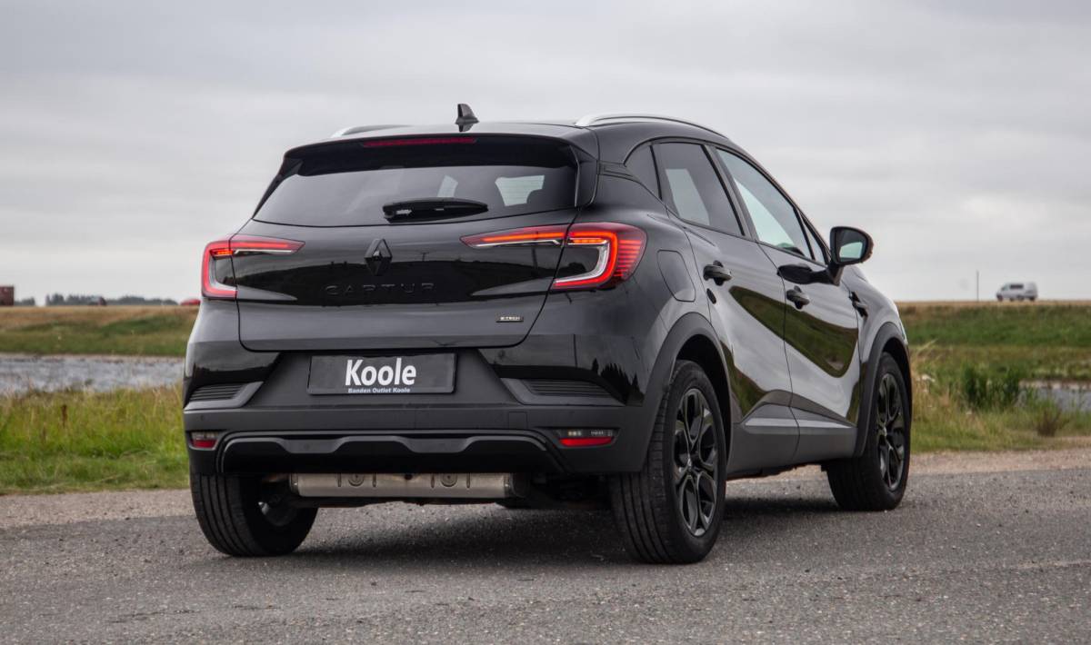 Renault Captur Renault Captur 1.6 E-Tech plug-in hybrid 160 iconic BLACK LINE / CRUISE CONTROLE / NAVI / CARPLAY