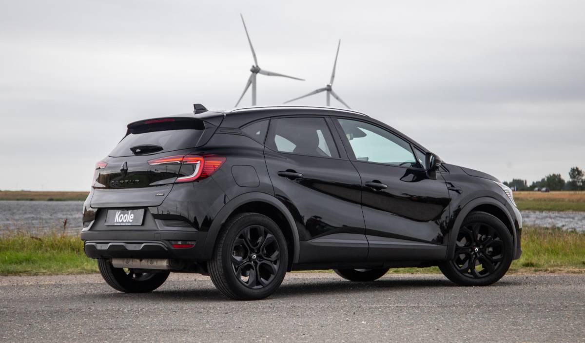 Renault Captur Renault Captur 1.6 E-Tech plug-in hybrid 160 iconic BLACK LINE / CRUISE CONTROLE / NAVI / CARPLAY