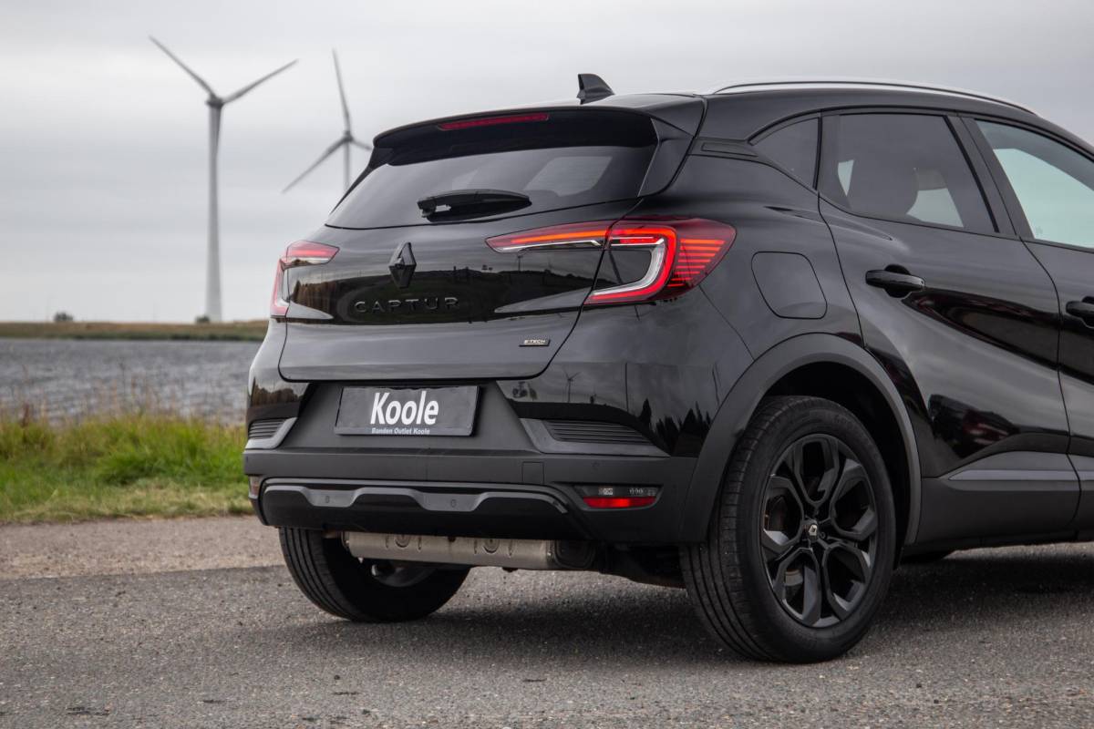 Renault Captur Renault Captur 1.6 E-Tech plug-in hybrid 160 iconic BLACK LINE / CRUISE CONTROLE / NAVI / CARPLAY