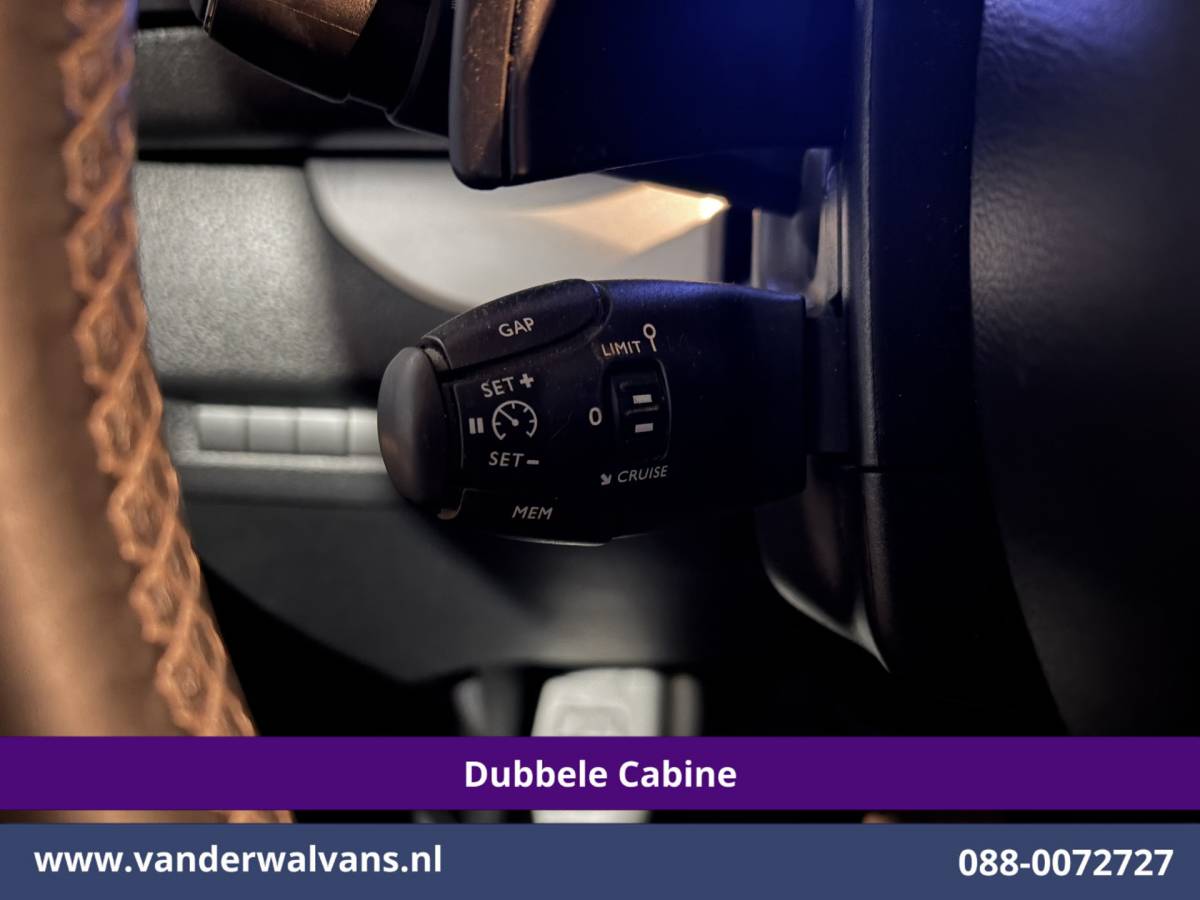 Peugeot Expert Peugeot Expert 2.0 BlueHDI 177pk Automaat L3H1 Dubbele Cabine Sport Euro6 Airco | 5-Zits | Camera | Navigatie | Apple Carplay | Xenon | 2x Zijdeur Cruisecontrol, Android Auto, LM Velgen, Dakrails, Sidebars, Spoiler, Elektrische Stoelbediening, Bumperkit, leder, Parkeersensoren, Achterklep