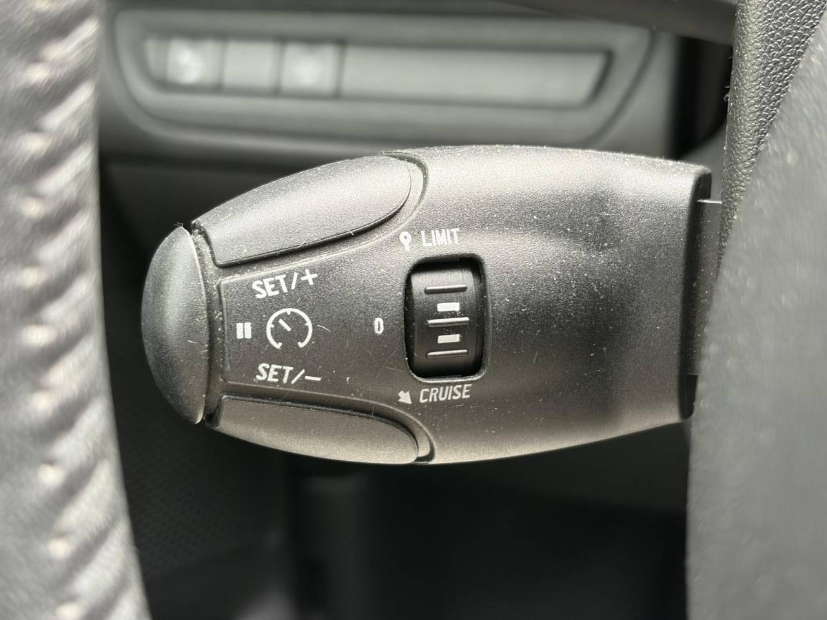 Peugeot 208 Peugeot 208 1.2 PureTech Signature ✓Net beurt gahad✓Navi✓Carplay✓Lm velgen✓Airco✓Cruise✓5 Deurs✓Pdc✓5 Deurs✓Lm velgen✓N.A.P✓Apk tot 04-2027