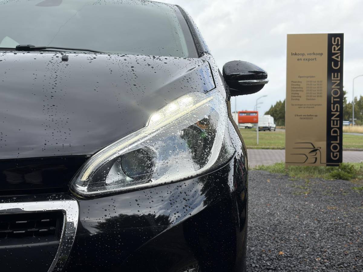 Peugeot 208 Peugeot 208 1.2 PureTech Signature ✓Net beurt gahad✓Navi✓Carplay✓Lm velgen✓Airco✓Cruise✓5 Deurs✓Pdc✓5 Deurs✓Lm velgen✓N.A.P✓Apk tot 04-2027