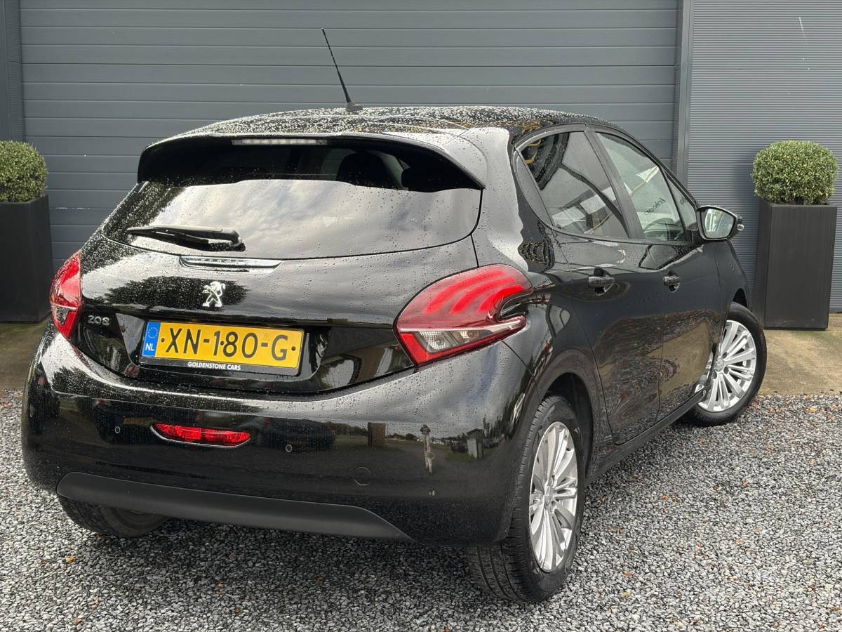 Peugeot 208 Peugeot 208 1.2 PureTech Signature ✓Net beurt gahad✓Navi✓Carplay✓Lm velgen✓Airco✓Cruise✓5 Deurs✓Pdc✓5 Deurs✓Lm velgen✓N.A.P✓Apk tot 04-2027