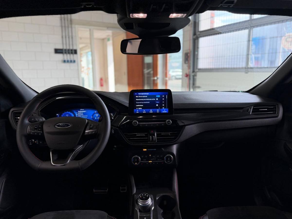 Ford Kuga Ford KUGA 2.5 PHEV ST-Line X, Automaat, Panoramadak, Stoel/Stuur verwarming, Navi, Camera, Carplay