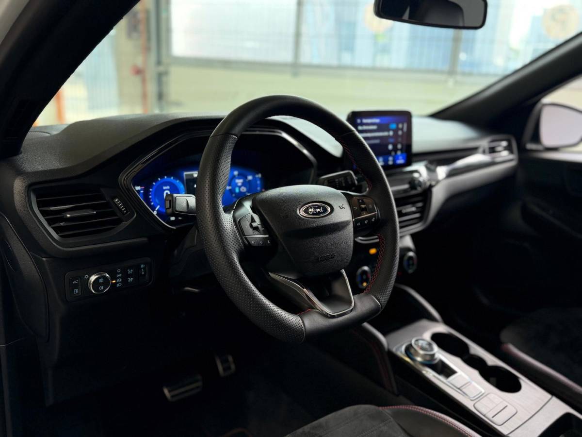 Ford Kuga Ford KUGA 2.5 PHEV ST-Line X, Automaat, Panoramadak, Stoel/Stuur verwarming, Navi, Camera, Carplay