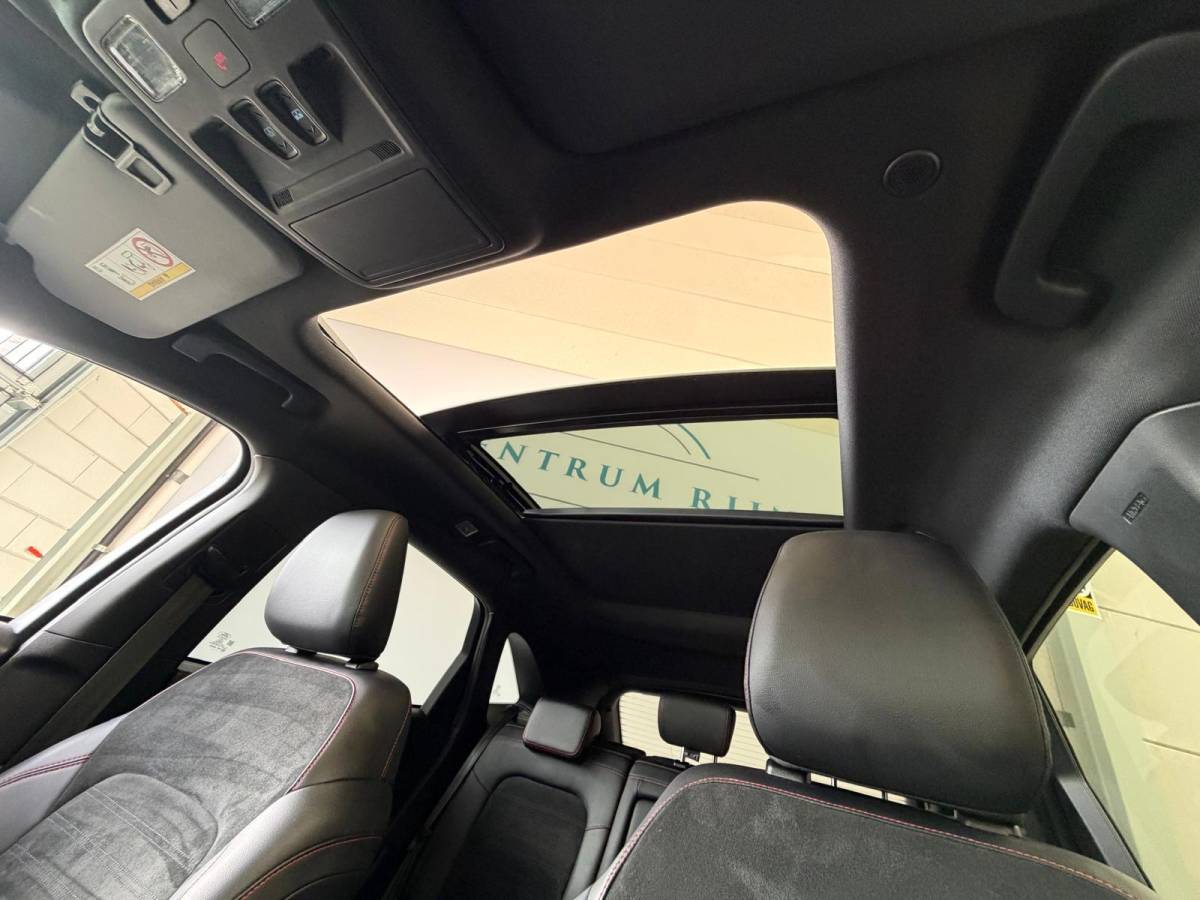 Ford Kuga Ford KUGA 2.5 PHEV ST-Line X, Automaat, Panoramadak, Stoel/Stuur verwarming, Navi, Camera, Carplay