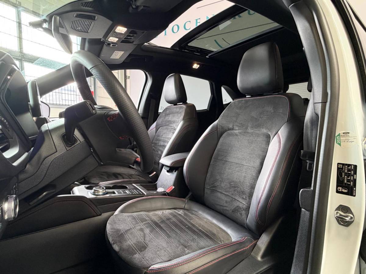 Ford Kuga Ford KUGA 2.5 PHEV ST-Line X, Automaat, Panoramadak, Stoel/Stuur verwarming, Navi, Camera, Carplay