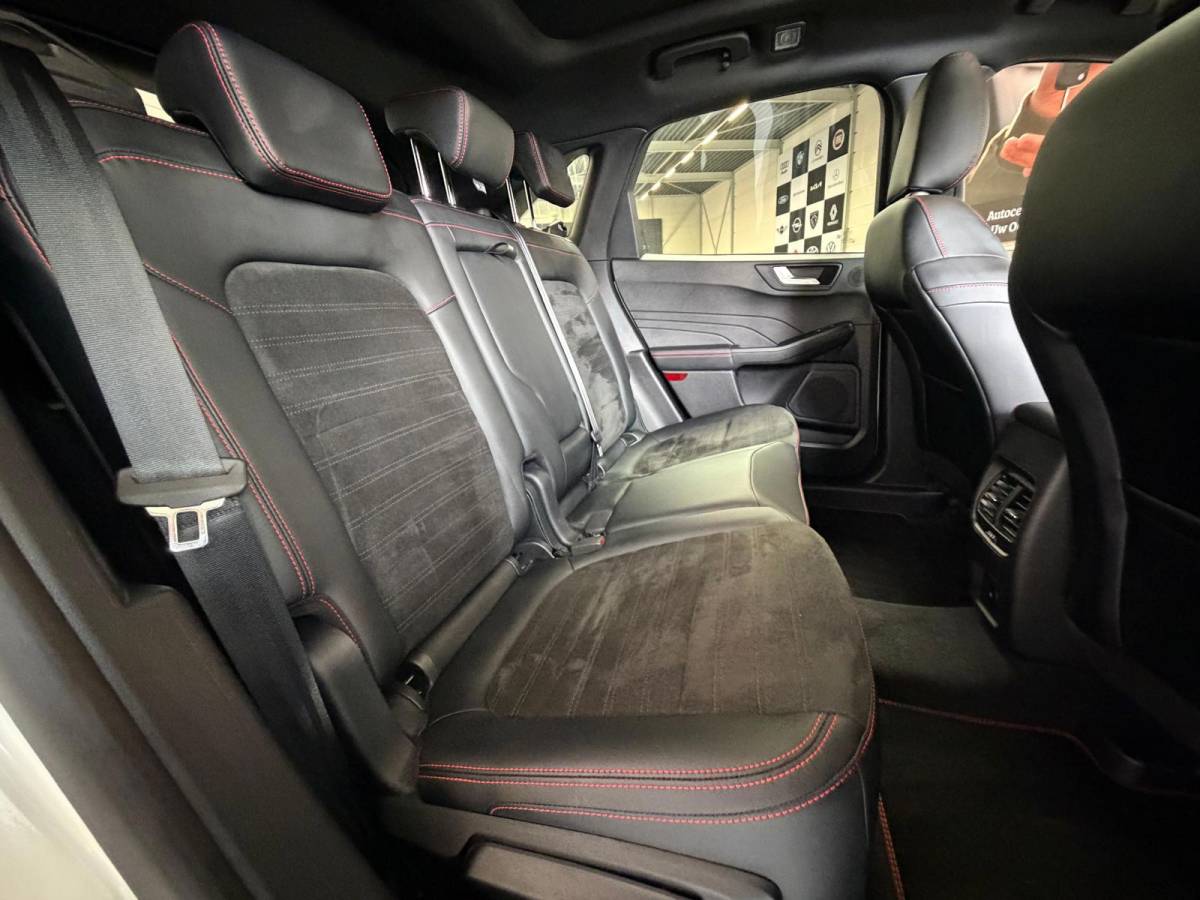 Ford Kuga Ford KUGA 2.5 PHEV ST-Line X, Automaat, Panoramadak, Stoel/Stuur verwarming, Navi, Camera, Carplay