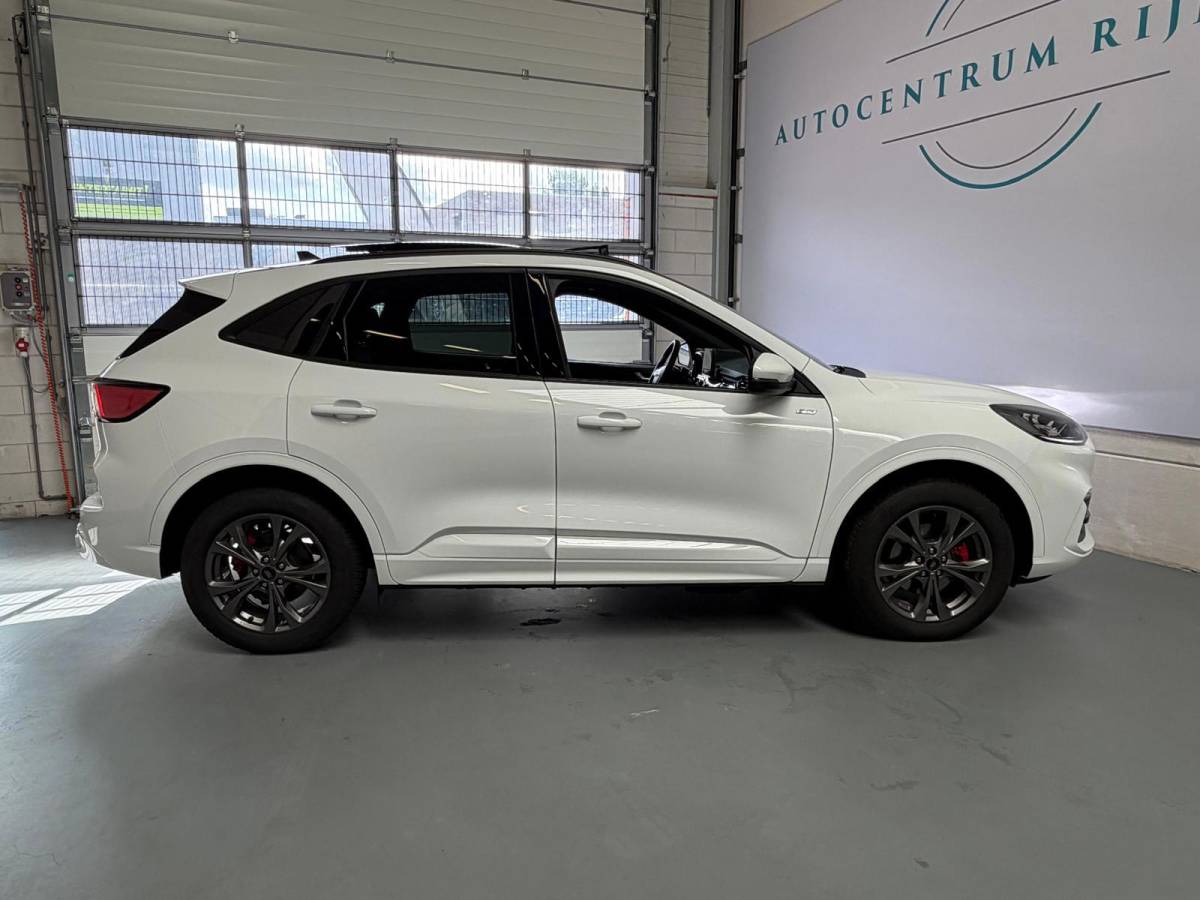 Ford Kuga Ford KUGA 2.5 PHEV ST-Line X, Automaat, Panoramadak, Stoel/Stuur verwarming, Navi, Camera, Carplay