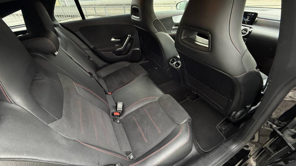 Mercedes-Benz CLA Mercedes-Benz CLA-klasse Shooting Brake 180Aut. Bus. Solution AMG Sport | Sfeer | Mood Light |