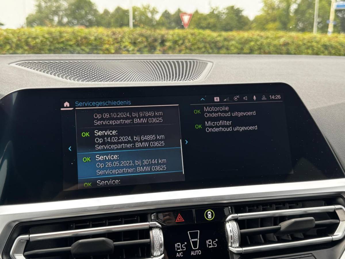 BMW 3 Serie BMW 3-serie Touring 330e xDrive|MSport|Leder|Sfeerve|19″|BTW