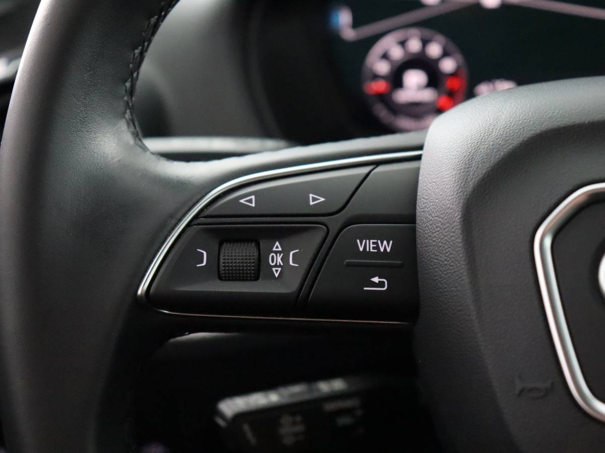 Audi Q2 Audi Q2 35 TFSI S Edition (Afn. Trekhaak / Camera / ACC / Leder / Carplay)