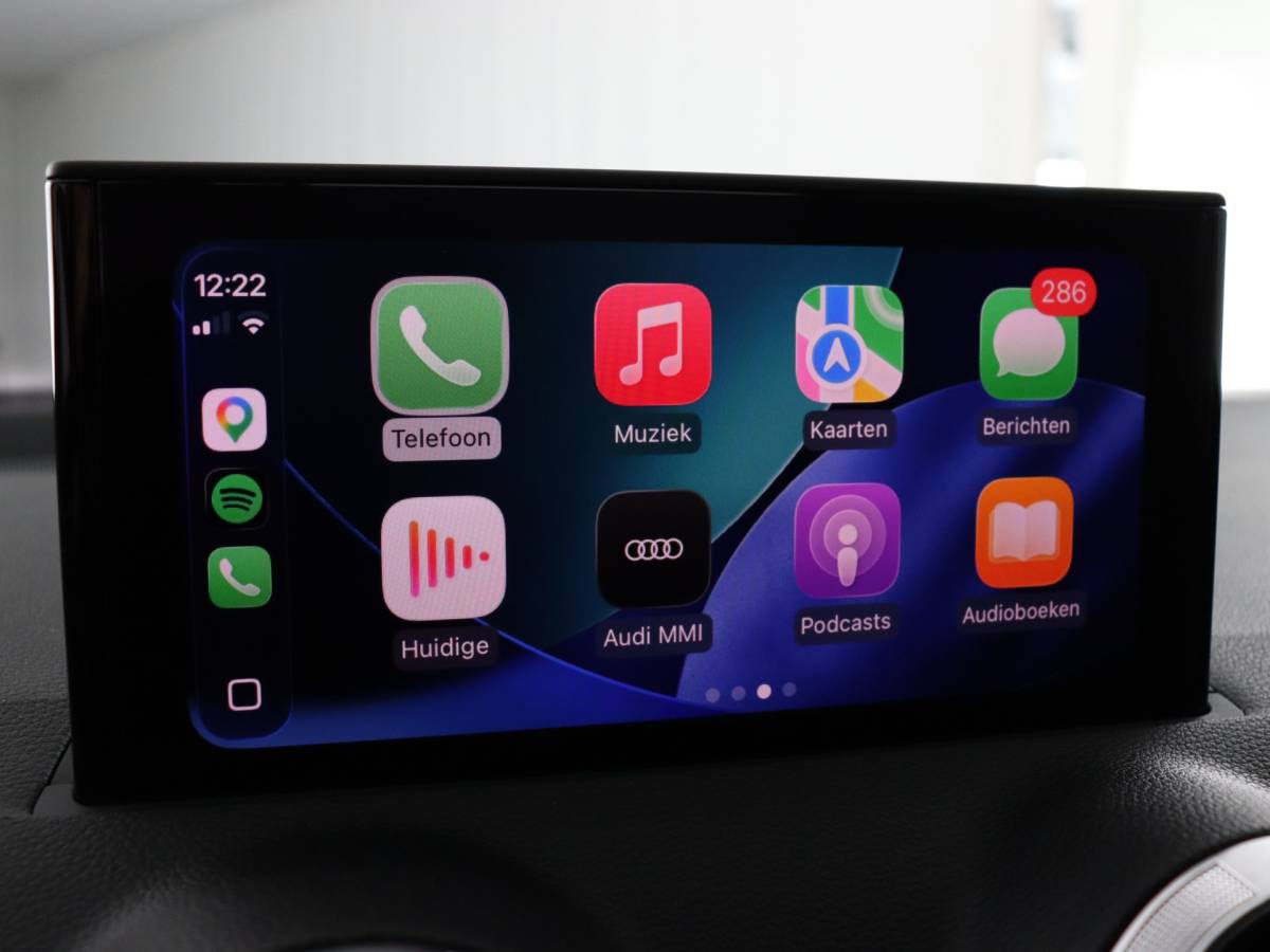 Audi Q2 Audi Q2 35 TFSI S Edition (Afn. Trekhaak / Camera / ACC / Leder / Carplay)
