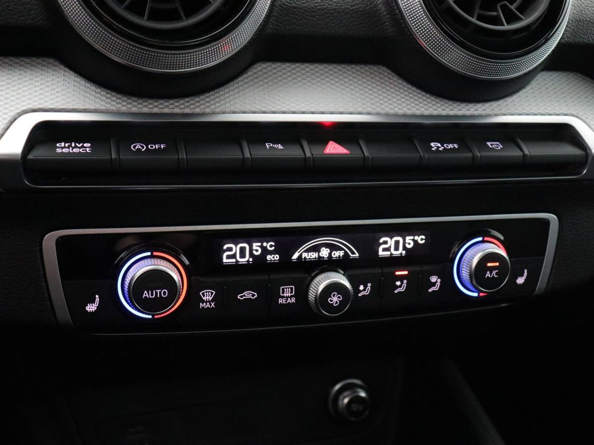 Audi Q2 Audi Q2 35 TFSI S Edition (Afn. Trekhaak / Camera / ACC / Leder / Carplay)