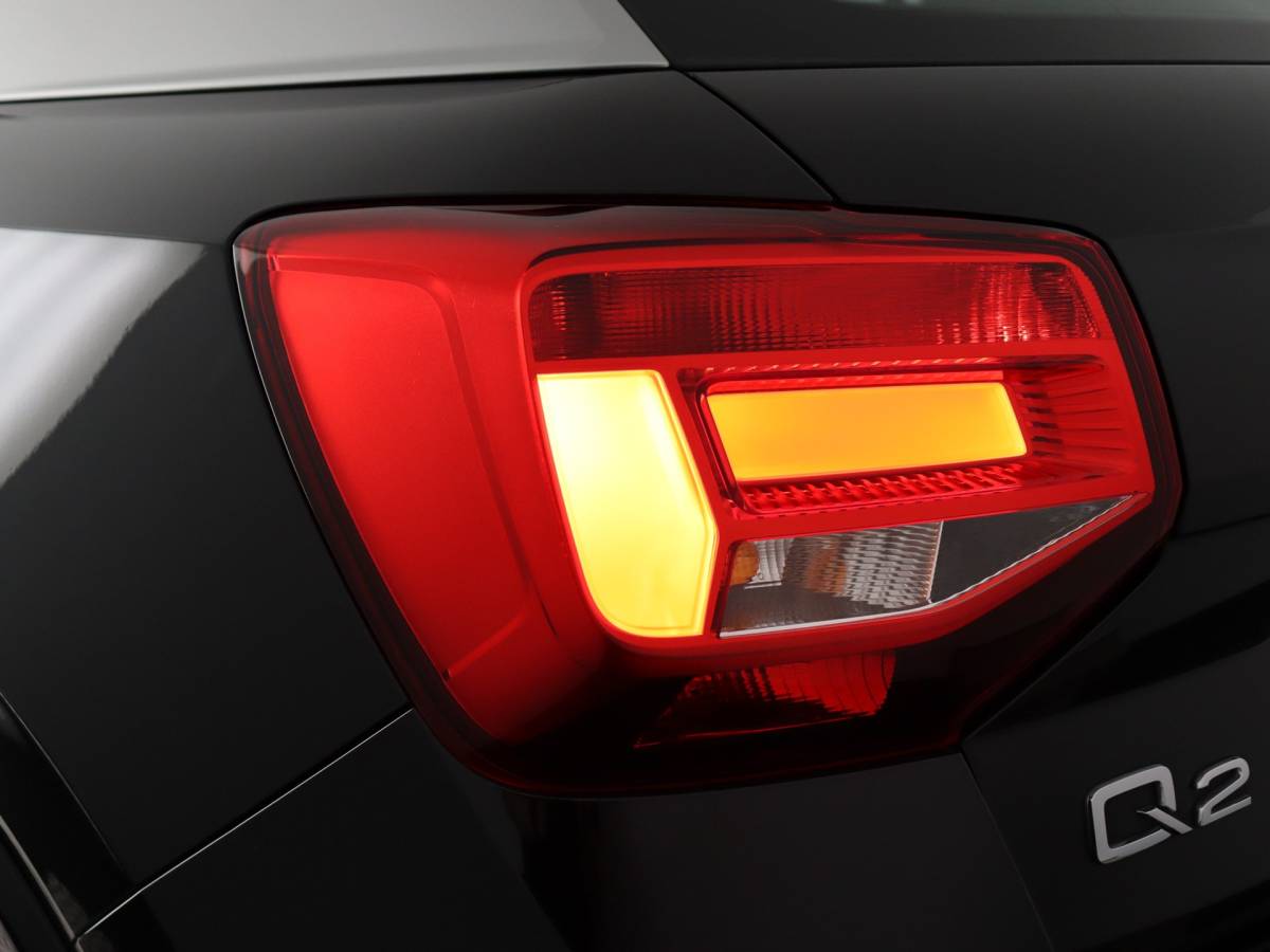 Audi Q2 Audi Q2 35 TFSI S Edition (Afn. Trekhaak / Camera / ACC / Leder / Carplay)