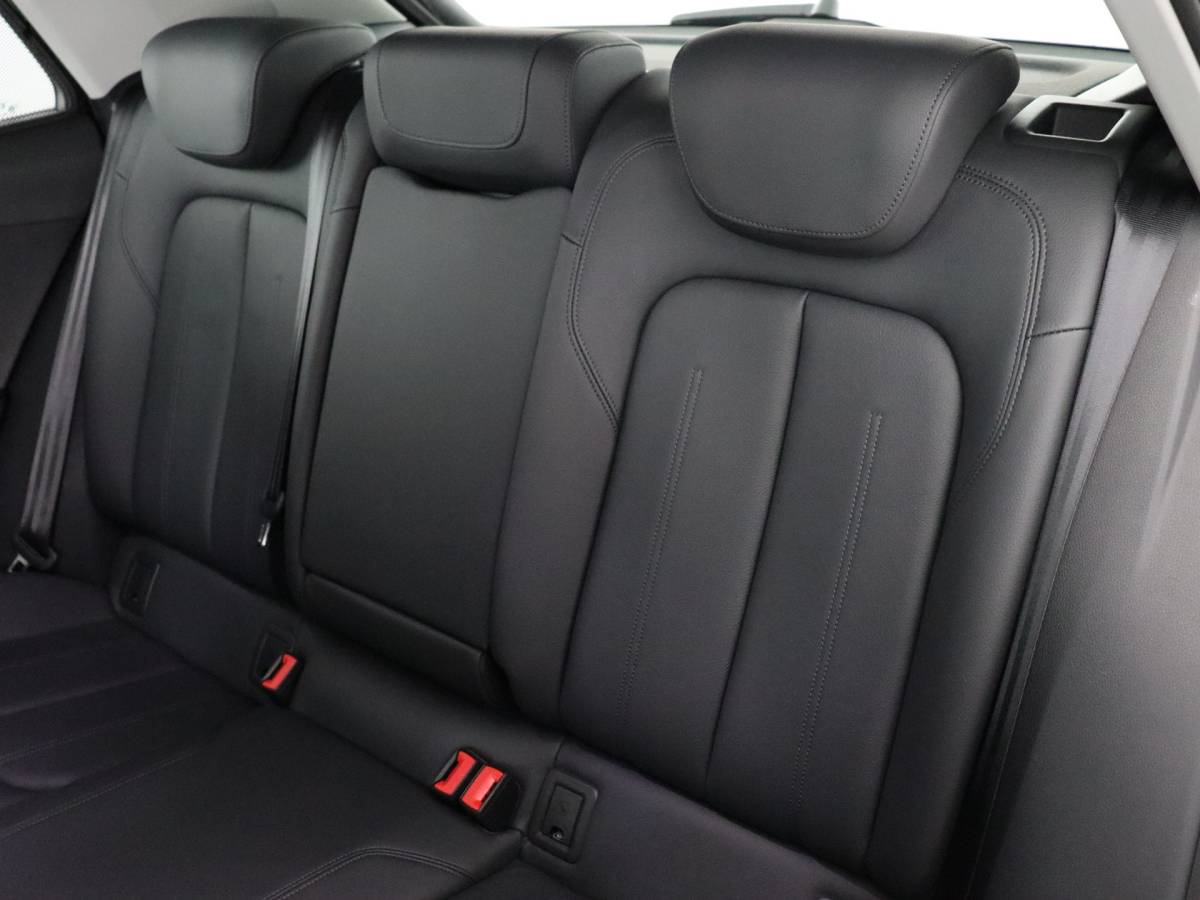 Audi Q2 Audi Q2 35 TFSI S Edition (Afn. Trekhaak / Camera / ACC / Leder / Carplay)