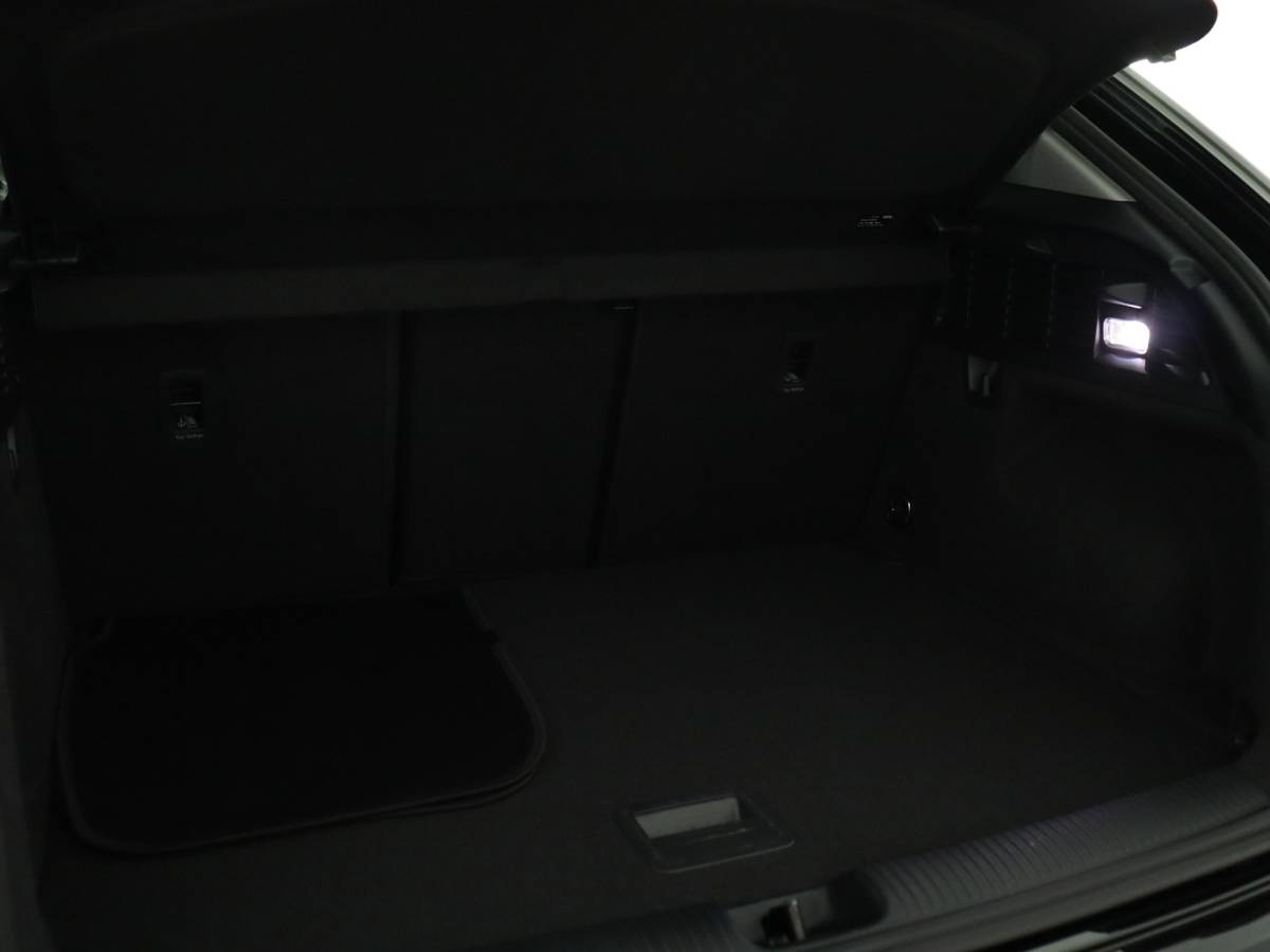 Audi Q2 Audi Q2 35 TFSI S Edition (Afn. Trekhaak / Camera / ACC / Leder / Carplay)