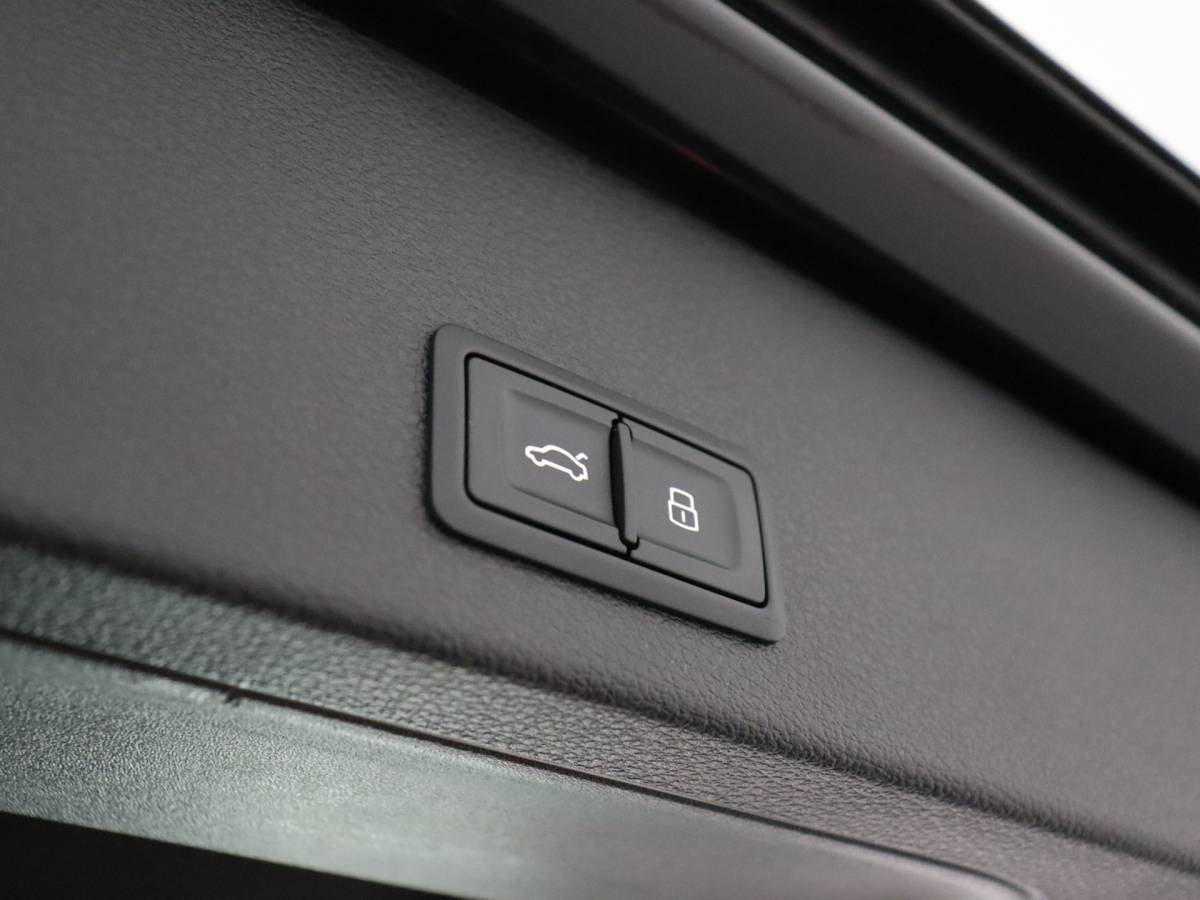 Audi Q2 Audi Q2 35 TFSI S Edition (Afn. Trekhaak / Camera / ACC / Leder / Carplay)