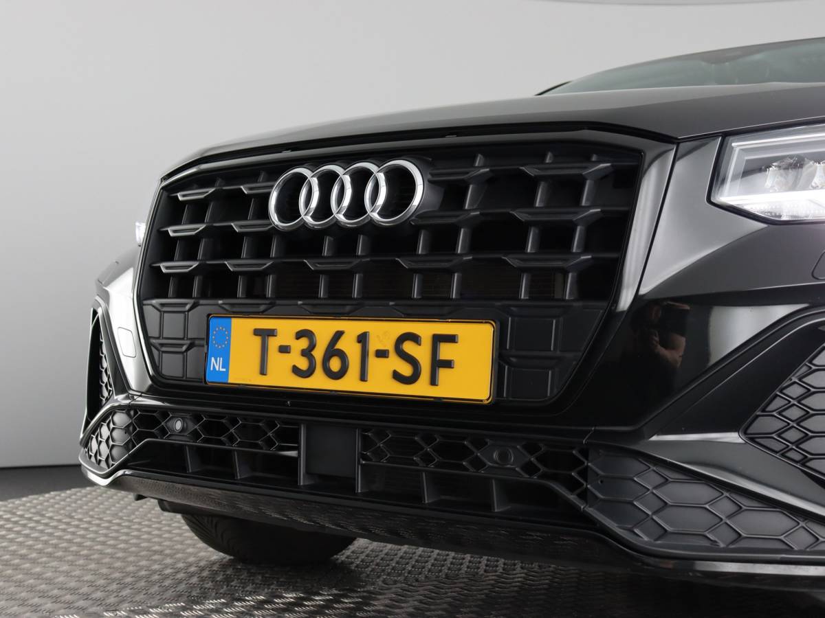 Audi Q2 Audi Q2 35 TFSI S Edition (Afn. Trekhaak / Camera / ACC / Leder / Carplay)