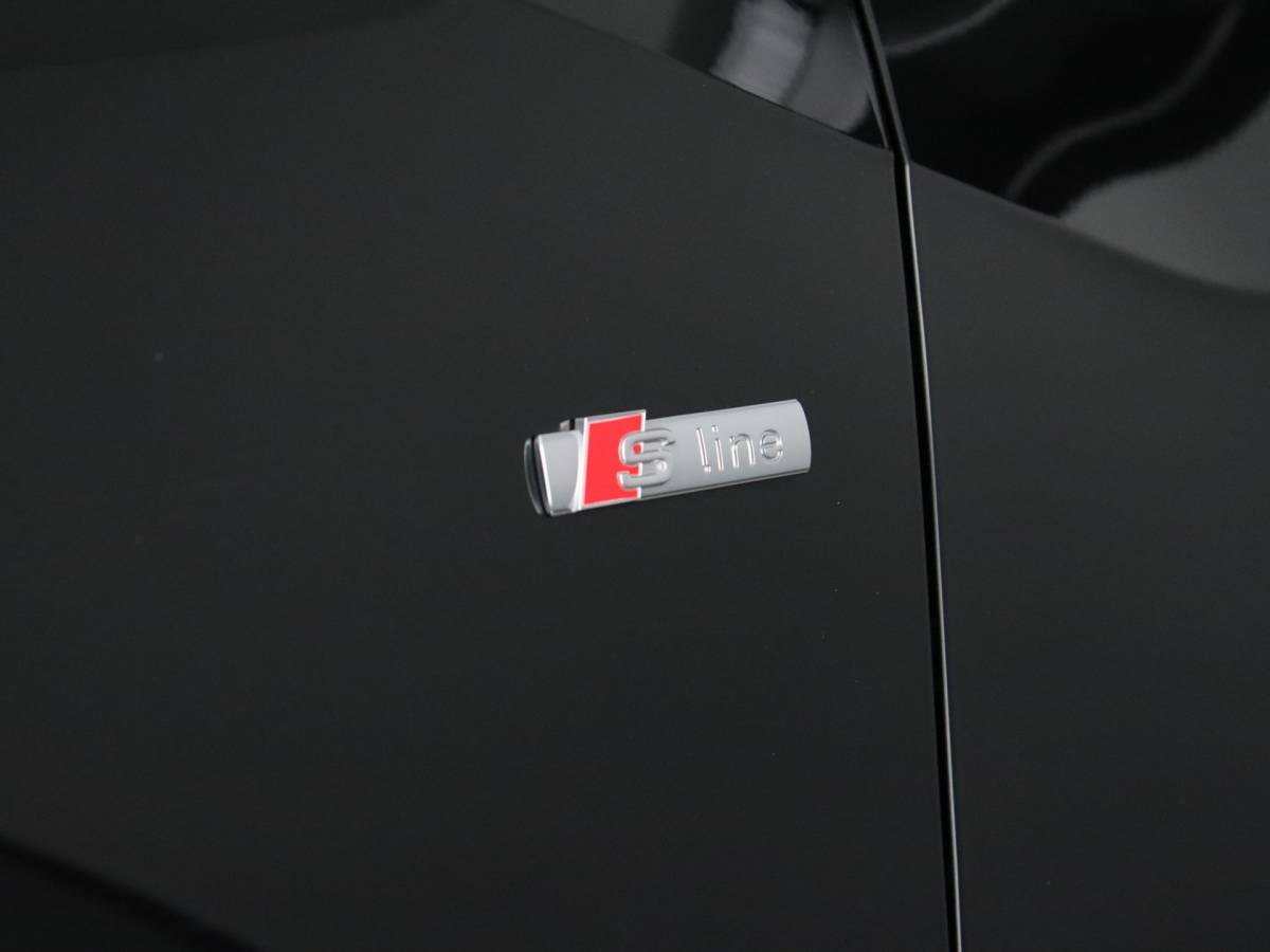 Audi Q2 Audi Q2 35 TFSI S Edition (Afn. Trekhaak / Camera / ACC / Leder / Carplay)