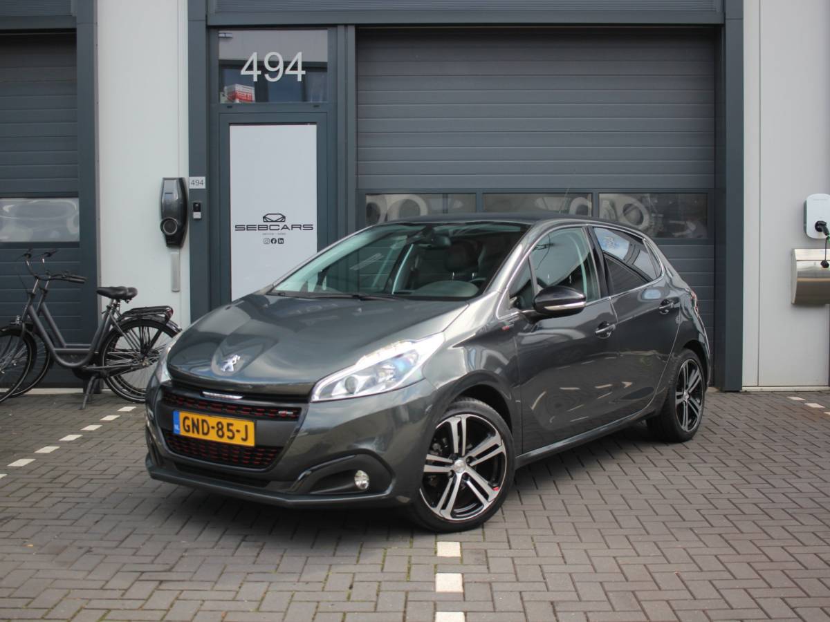 Peugeot 208 Peugeot 208 1.2 PureTech GT-line CARPLAY, LAGE KM, NW DISTRIBUTIE, 110PK, CRUISE