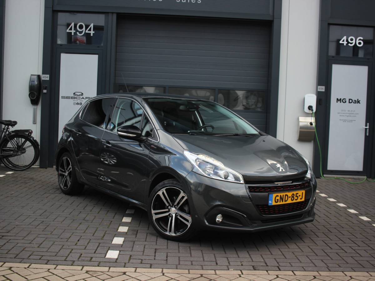 Peugeot 208 Peugeot 208 1.2 PureTech GT-line CARPLAY, LAGE KM, NW DISTRIBUTIE, 110PK, CRUISE