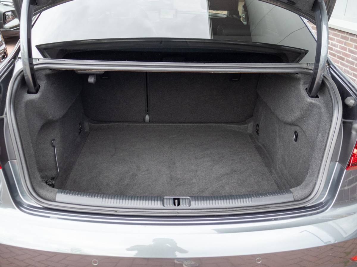 Audi A3 Audi A3 Limousine 1.4 TFSI CoD Sport S Line Edition 18″ LED 3x S-line