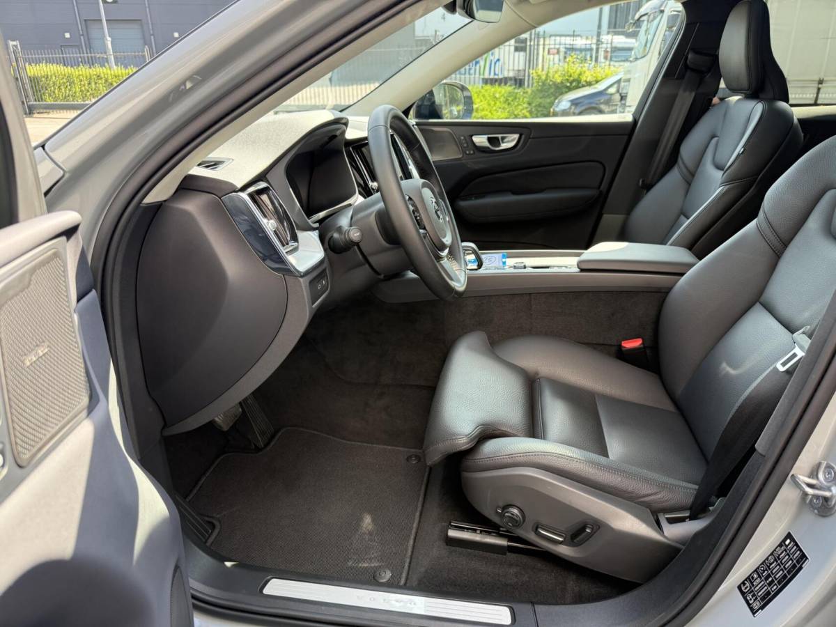 Volvo XC60 Volvo XC60 2.0 T8 Plug-in hybrid AWD Plus Black Edition