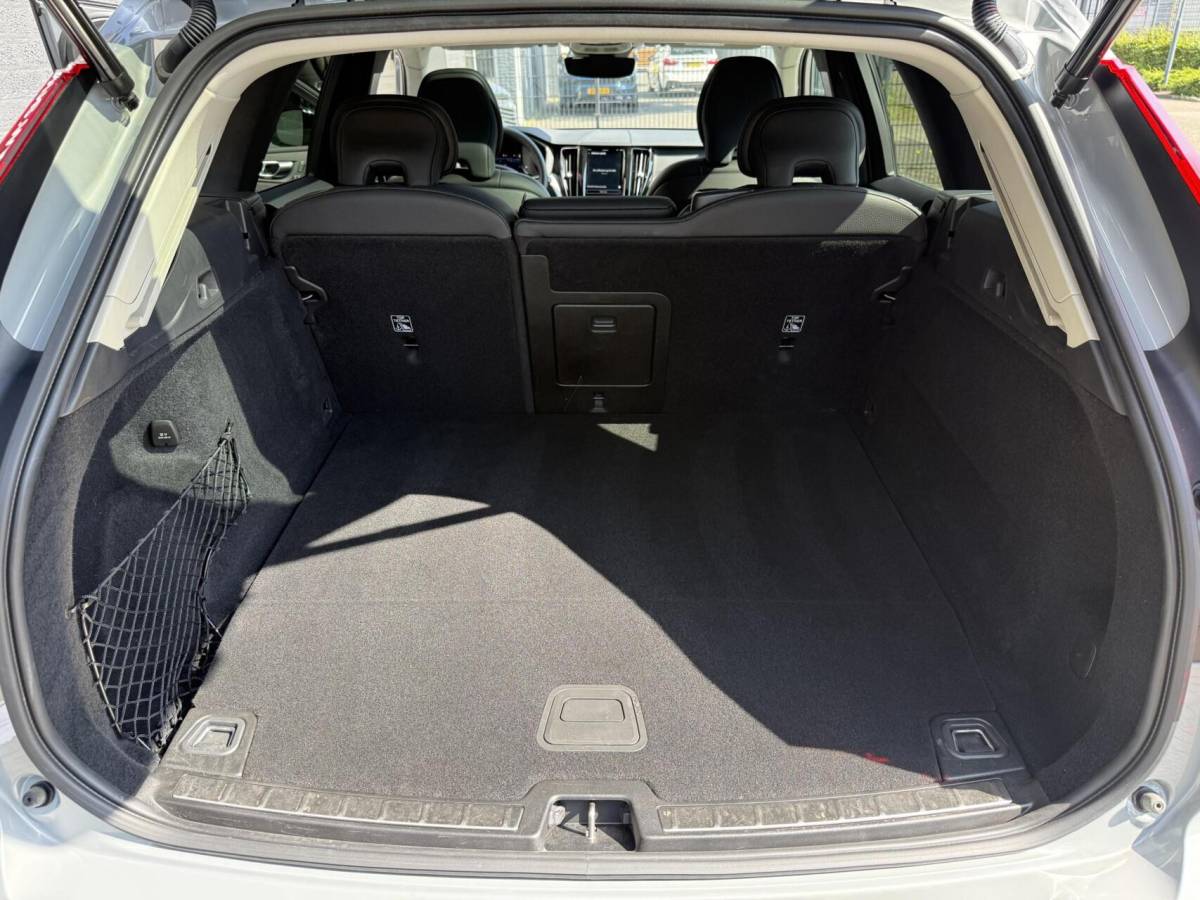 Volvo XC60 Volvo XC60 2.0 T8 Plug-in hybrid AWD Plus Black Edition